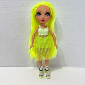 RAINBOW HIGH 2019 MGA KARMA NICHOLS 11" Neon Green Fashion Doll w/ Outfit